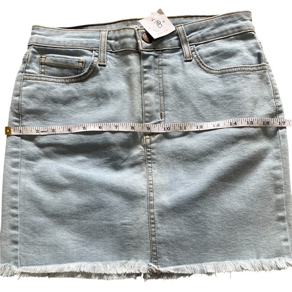 O2 Denim Light Wash Mini Skirt Size M - Picture 5 of 11